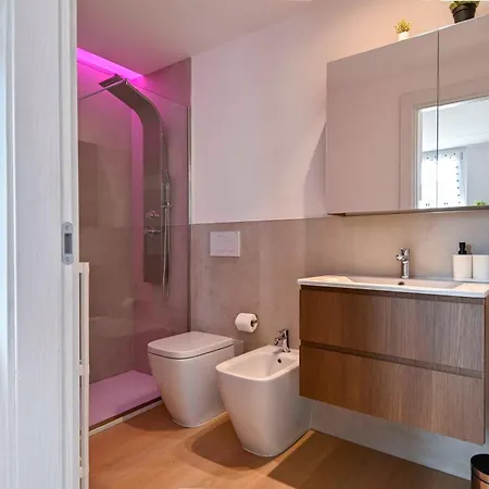 Bilocale Chic 3, 10 Min Aeroporto Milano-bergamo, Aria Condizionata E Doccia Idromassaggio 아파트 *